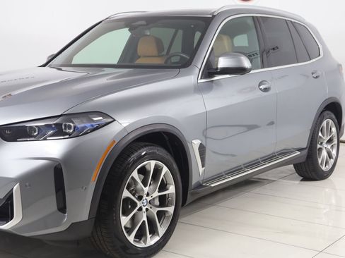 Used 2025 BMW X5 xDrive40i w/ Climate Comfort Package AWD/4WD image 56
