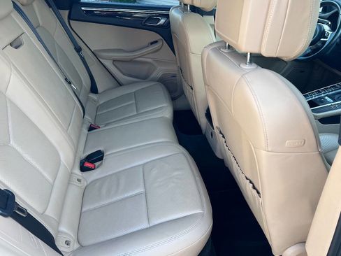 Used 2021 Porsche Macan image 15