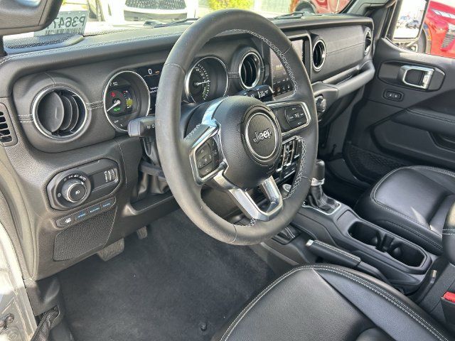 Used 2023 Jeep Wrangler Unlimited Sahara w/ Cold Weather Group AWD/4WD image 19
