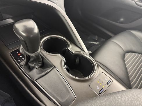 Used 2023 Toyota Camry SE image 21