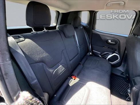 Used 2018 Jeep Renegade Latitude w/ Cold Weather Group AWD/4WD image 23