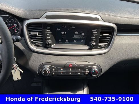 Used 2019 Kia Sorento FWD image 34