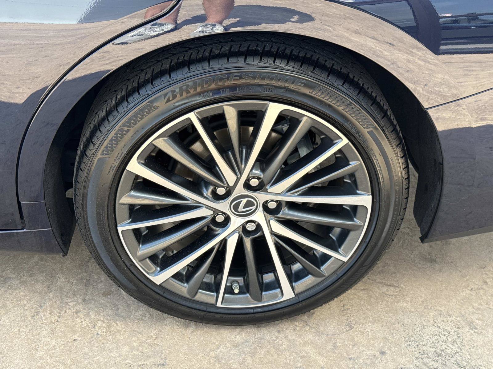 Used 2023 Lexus ES 350 w/ Premium Package FWD image 22