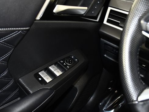 Used 2024 Mitsubishi Outlander SEL AWD/4WD image 32