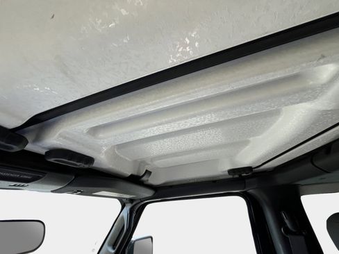 Used 2018 Jeep Wrangler Sport S image 23