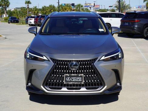 Used 2025 Lexus NX 250 FWD w/ Towing Package (2000 Lbs) image 2