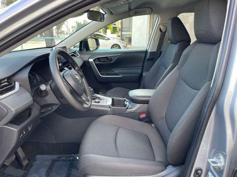 Used 2025 Toyota RAV4 LE image 27