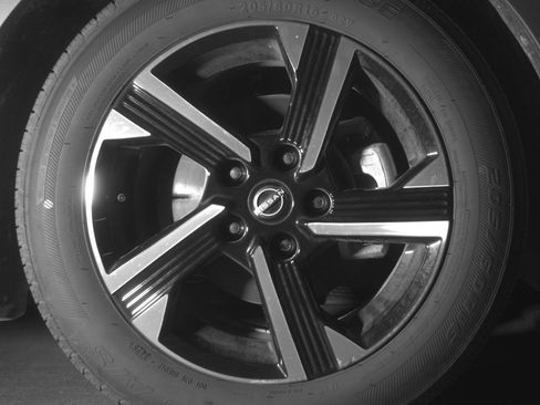 Used 2025 Nissan Sentra SV FWD image 13