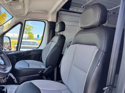 Used 2026 RAM ProMaster 2500 w/ Convenience Group FWD image 10
