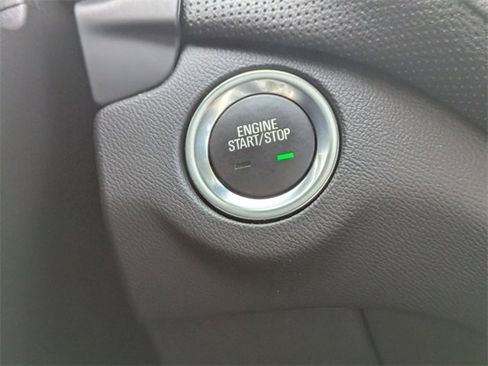 Used 2023 Chevrolet Equinox Premier image 38