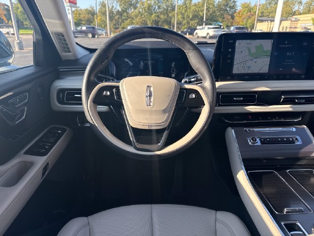 Used 2025 Lincoln Aviator AWD w/ Equipment Group 101A image 16