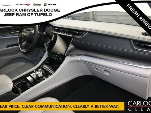 Used 2023 Jeep Grand Cherokee Overland w/ Luxury Tech Group IV AWD/4WD image 38