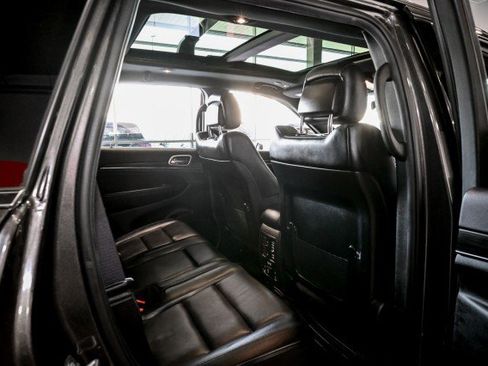 Used 2019 Jeep Grand Cherokee Limited w/ Luxury Group II image 21