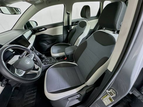 Used 2025 Volkswagen Taos S image 13