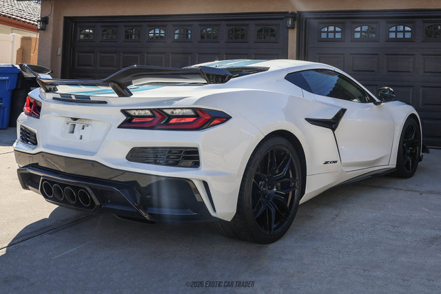 Used 2025 Chevrolet Corvette Z06 w/ Z07 Performance Package RWD image 18