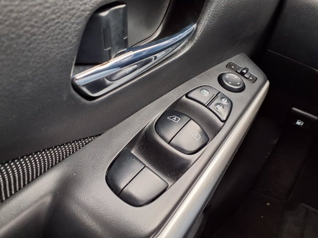 Used 2019 Nissan Kicks SV FWD image 20