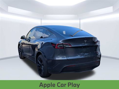 Used 2022 Tesla Model Y Long Range AWD/4WD image 2