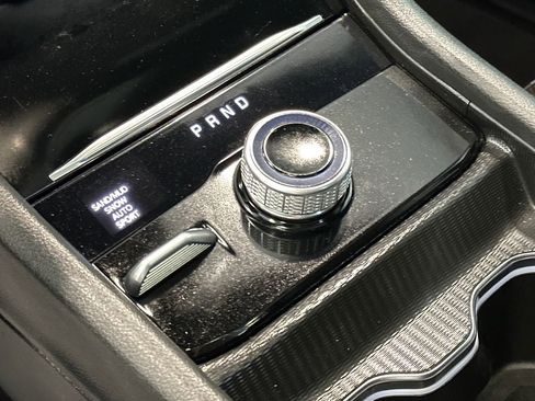 Used 2024 Jeep Grand Cherokee L Limited w/ Luxury Tech Group II image 28