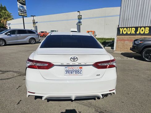 Used 2020 Toyota Camry SE image 6