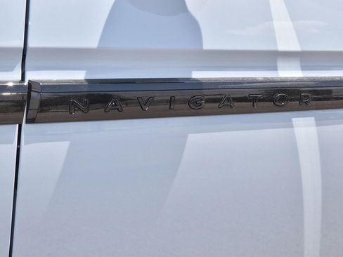 New 2027 Lincoln Navigator Reserve w/ Jet Appearance Package AWD/4WD image 45