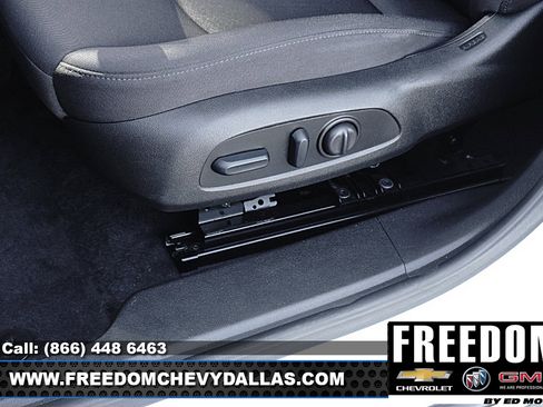 Used 2025 Chevrolet Malibu LT FWD image 30
