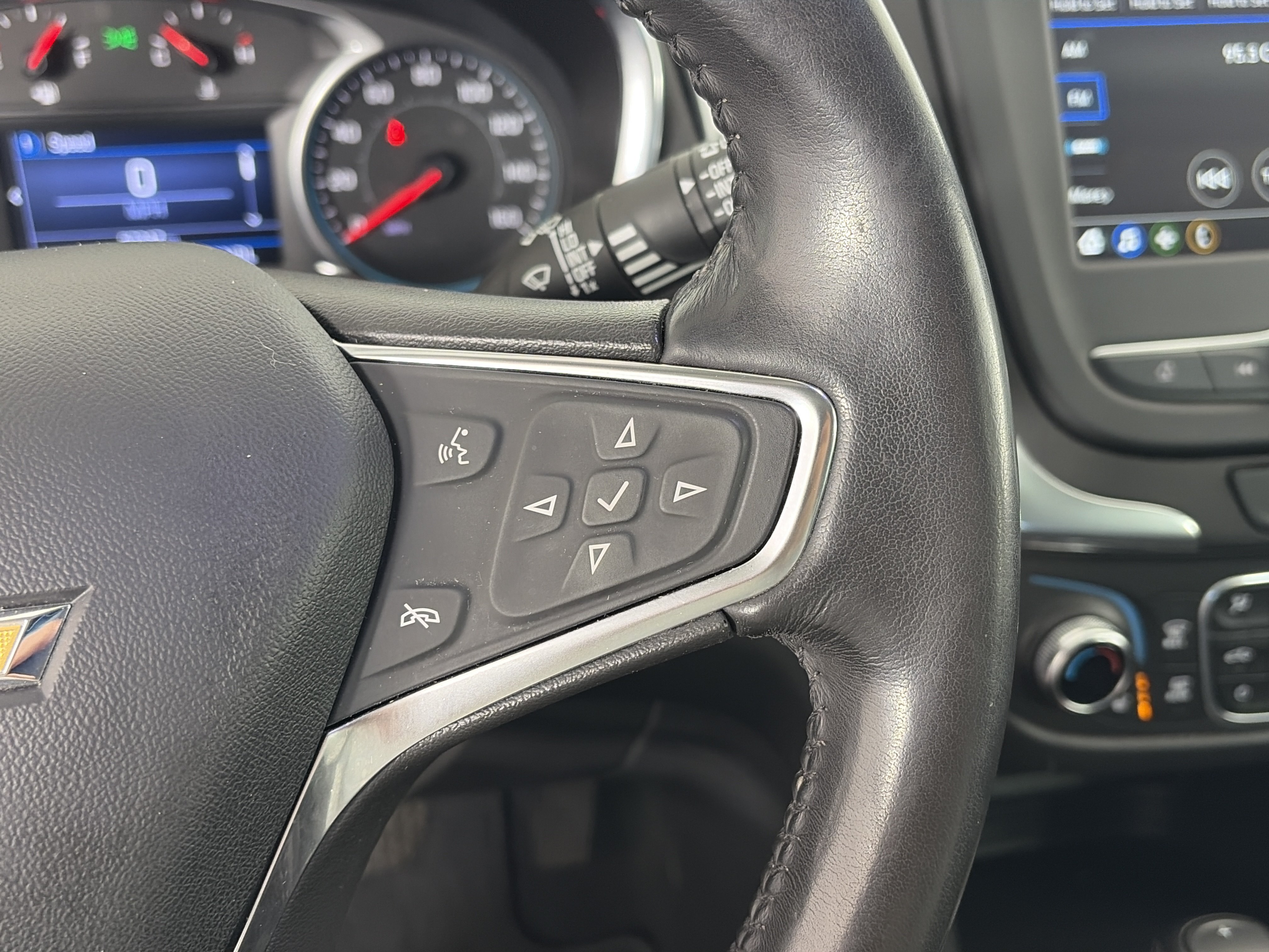 Used 2019 Chevrolet Equinox LT FWD image 30
