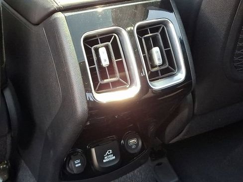 Used 2023 Kia Sorento SX AWD/4WD image 18