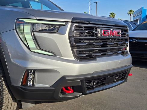 Used 2024 GMC Acadia AT4 w/ Luxury Package AWD/4WD image 8