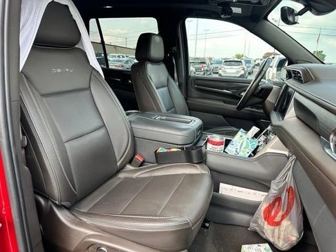 Used 2021 GMC Yukon Denali w/ Denali Premium Package RWD image 11
