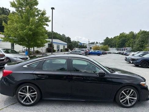 Used 2024 Honda Civic Touring image 12