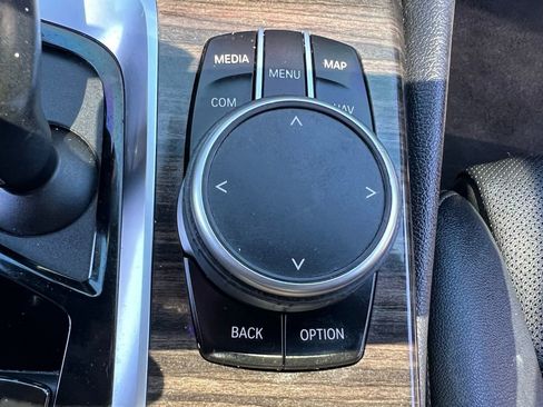 Used 2021 BMW 530i w/ Convenience Package image 53