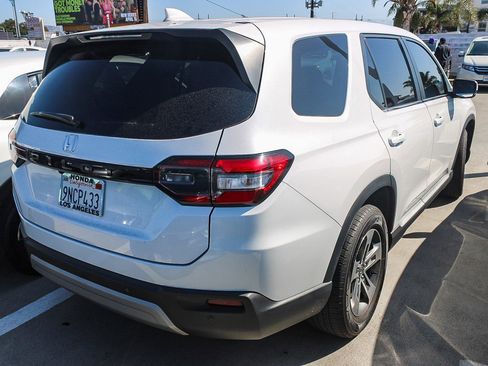 Used 2025 Honda Pilot EX-L image 14