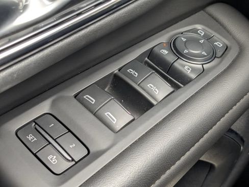 Used 2024 Chevrolet Tahoe High Country AWD/4WD image 35