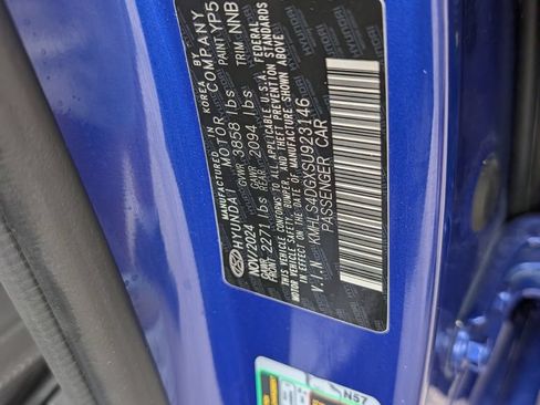 Used 2025 Hyundai Elantra SEL FWD image 38