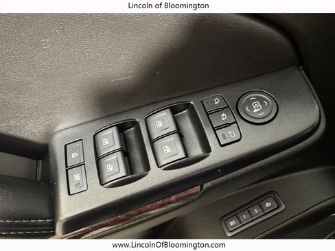 Used 2018 GMC Yukon SLT AWD/4WD image 47