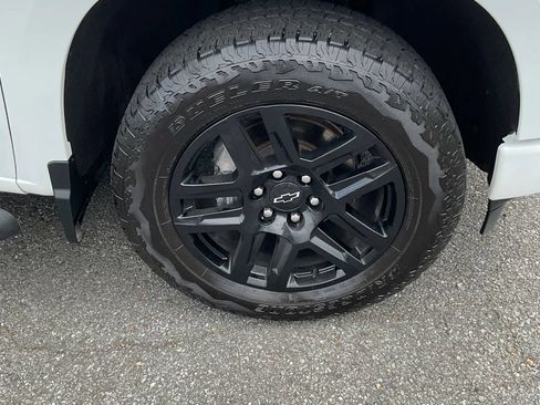 Used 2022 Chevrolet Silverado 1500 RST w/ Convenience Package II AWD/4WD image 16