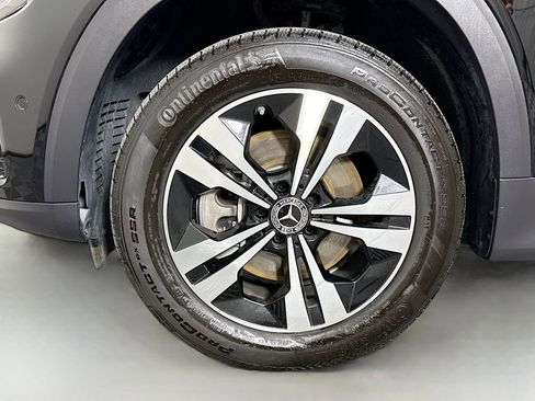 Used 2025 Mercedes-Benz GLB 250 4MATIC w/ Winter Package image 29