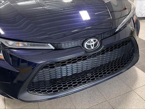 Certified 2022 Toyota Corolla LE FWD image 28