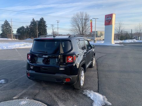 Used 2022 Jeep Renegade Latitude image 6