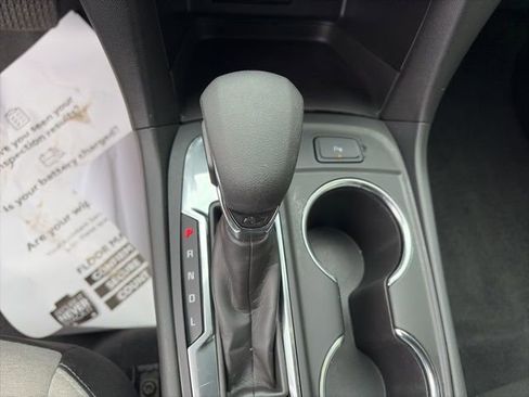 Used 2024 Chevrolet Equinox LT image 18