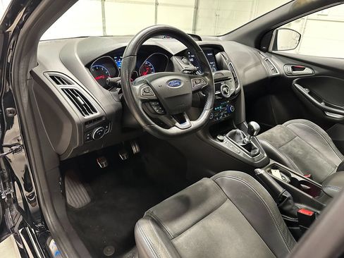 Used 2017 Ford Focus RS AWD/4WD image 28