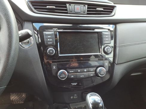 Used 2020 Nissan Rogue SL w/ Premium Package image 13