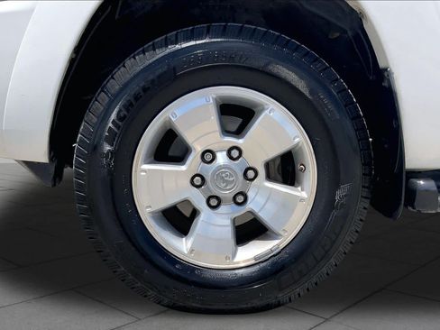 Used 2005 Toyota 4Runner SR5 RWD image 10