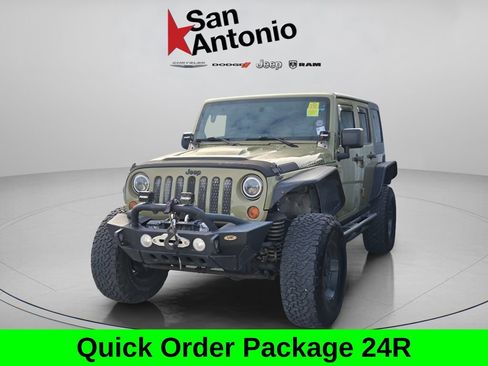 Used 2013 Jeep Wrangler Unlimited Rubicon w/ Connectivity Group image 3