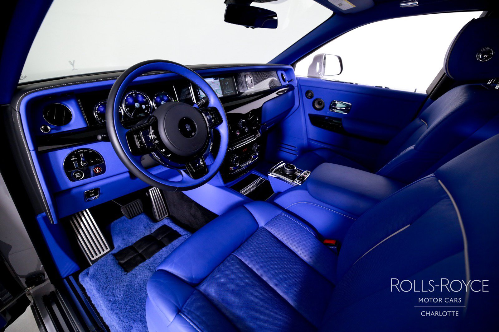 Used 2024 Rolls-Royce Phantom Sedan w/ The Phantom Package RWD image 4