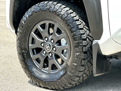 Used 2026 Toyota 4Runner SR5 AWD/4WD image 11