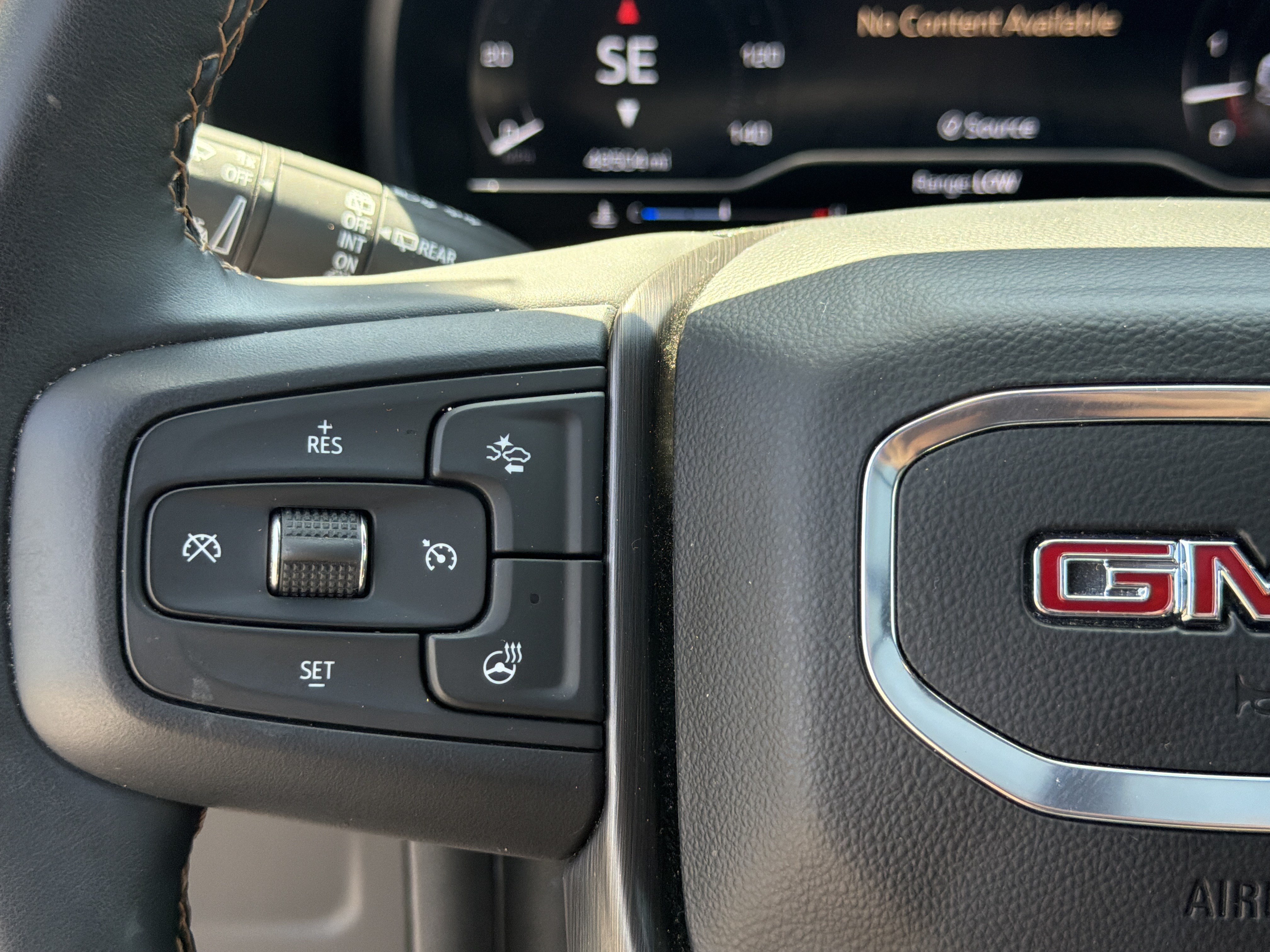 Used 2023 GMC Yukon XL AT4 w/ AT4 Premium Package AWD/4WD image 32