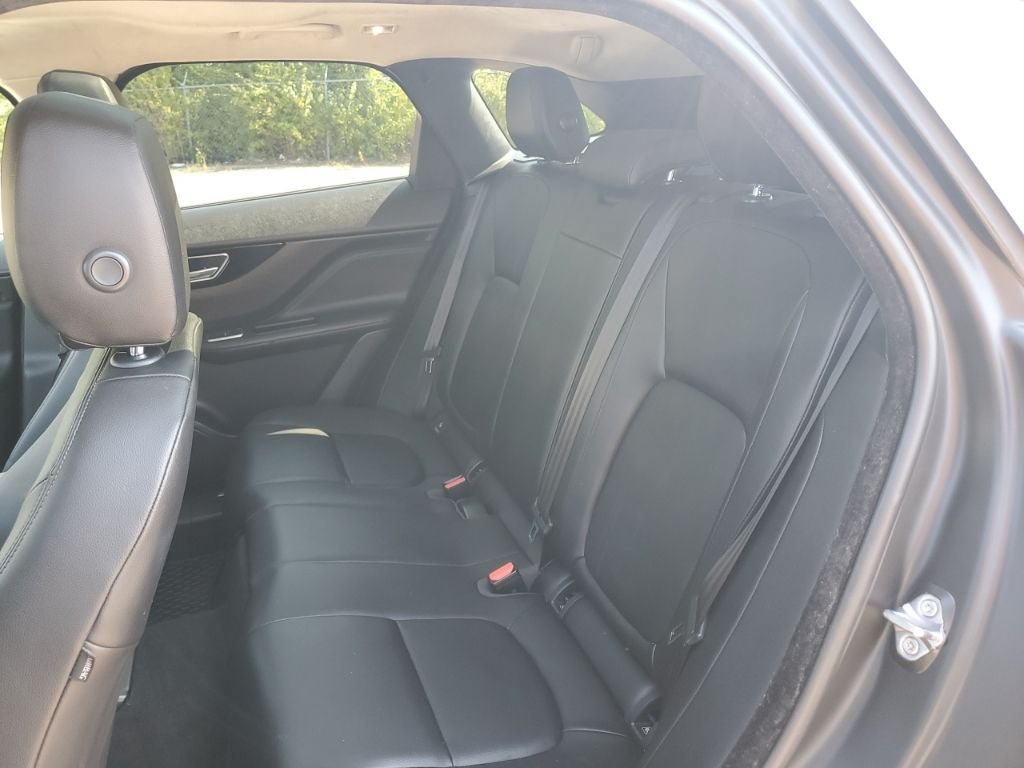 Used 2019 Jaguar F-PACE Premium AWD/4WD image 37