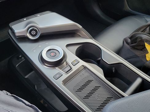 Used 2024 Kia EV6 Light image 11