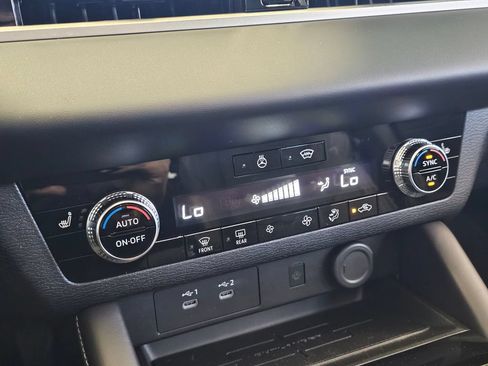 New 2026 Mitsubishi Outlander AWD image 18